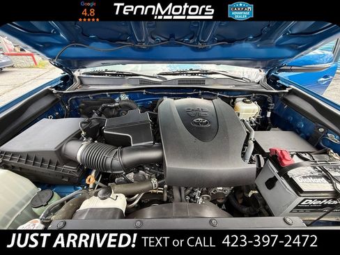Used 2018 Toyota Tacoma TRD Off-Road AWD/4WD image 24