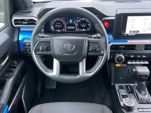 Certified 2025 Toyota Tacoma TRD Off-Road image 17