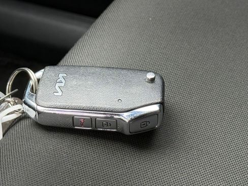 Used 2025 Kia Sportage LX FWD image 20