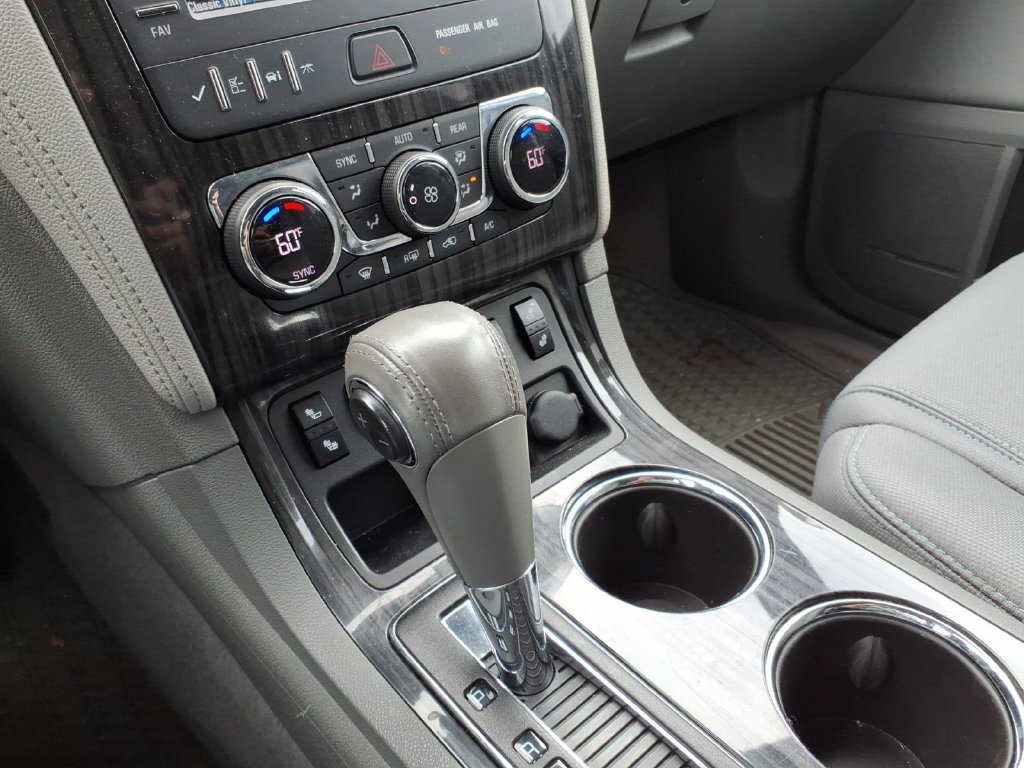 Used 2014 Chevrolet Traverse LT AWD/4WD image 16