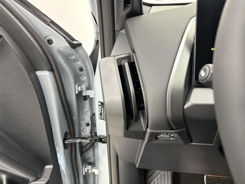 New 2026 BMW X3 xDrive30 w/ M Sport Package image 31