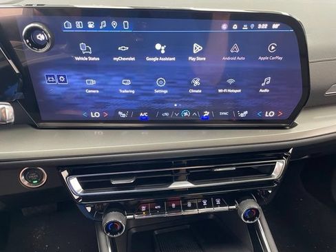 New 2026 Chevrolet Traverse LT w/ Midnight/Sport Edition AWD/4WD image 3