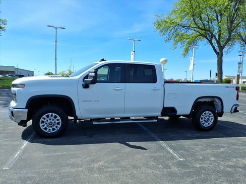 Used 2025 Chevrolet Silverado 2500 LT w/ Convenience Package AWD/4WD image 4