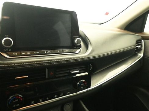 Used 2023 Nissan Rogue SV image 13