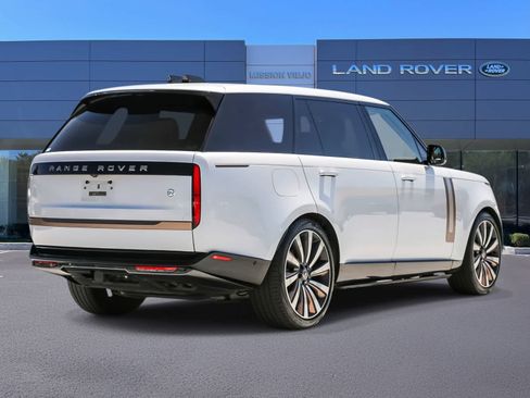 Used 2023 Land Rover Range Rover SV AWD/4WD image 4
