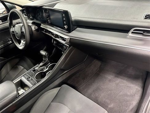 Used 2021 Kia K5 LXS image 27