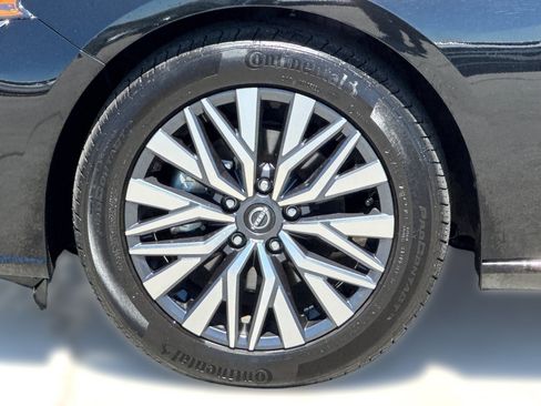 Used 2025 Nissan Altima 2.5 SV FWD image 13