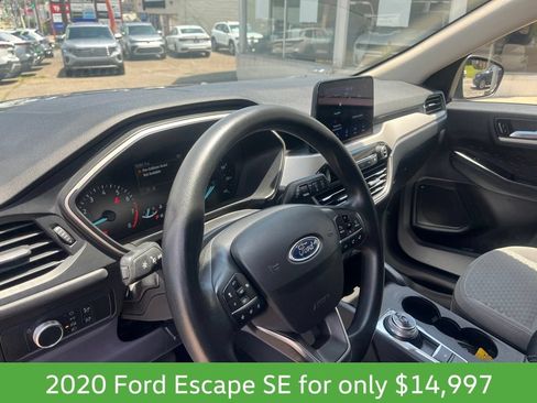 Used 2020 Ford Escape SE FWD image 14