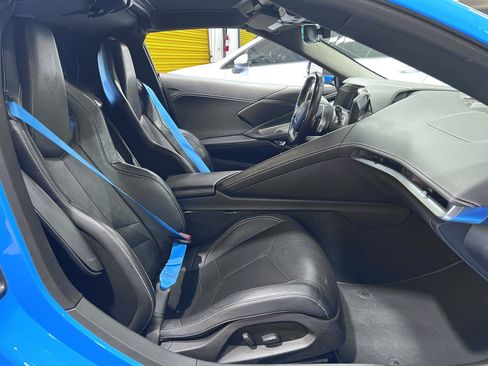 Used 2021 Chevrolet Corvette Stingray Coupe w/ Z51 Performance Package RWD image 17