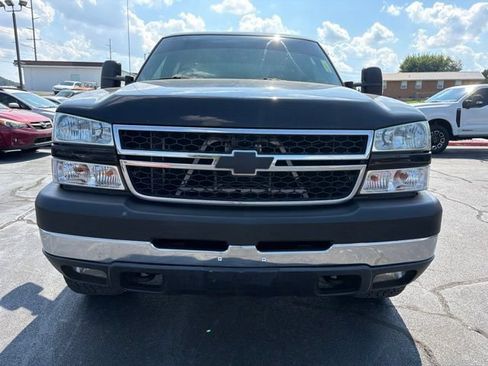 Used 2006 Chevrolet Silverado 2500 LT RWD image 3