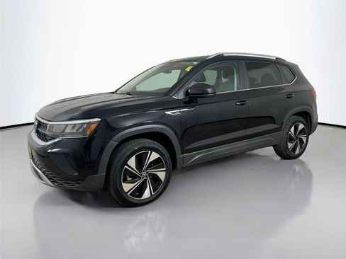 Used 2024 Volkswagen Taos SE AWD/4WD image 8