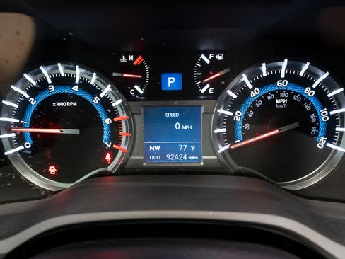 Used 2018 Toyota 4Runner Limited image 24