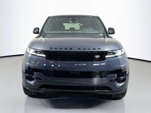 Used 2025 Land Rover Range Rover Sport SE image 2