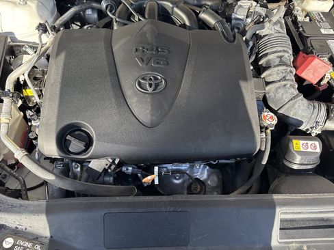 Used 2020 Toyota Avalon Limited image 34