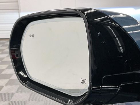 Used 2025 Buick Enclave Avenir w/ Super Cruise Package AWD/4WD image 41