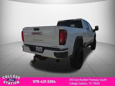Used 2022 GMC Sierra 2500 AT4 w/ AT4 Premium Plus Package image 3