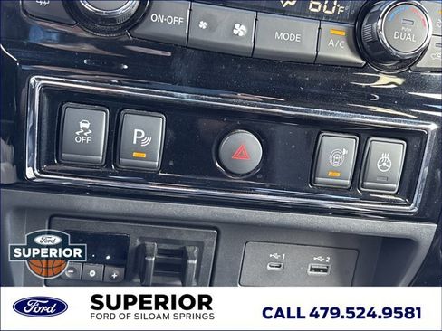Used 2021 Nissan Titan Platinum Reserve w/ Moonroof Package AWD/4WD image 40