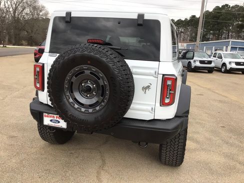 New 2025 Ford Bronco Badlands w/ Sasquatch Package AWD/4WD image 5