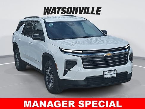 New 2026 Chevrolet Traverse LT image 1