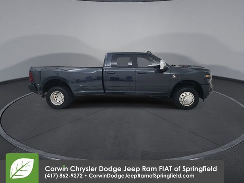 Used 2025 RAM 3500 Laramie w/ Sport Appearance Package AWD/4WD image 9