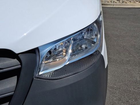 Used 2024 Mercedes-Benz Sprinter 2500 image 9