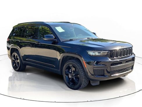 Used 2023 Jeep Grand Cherokee L Laredo image 1