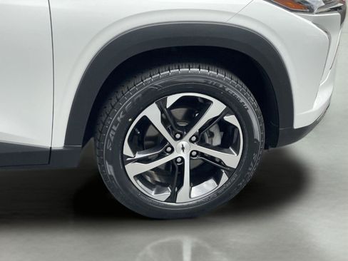 Used 2024 Chevrolet Trax RS w/ Driver Confidence Package FWD image 32