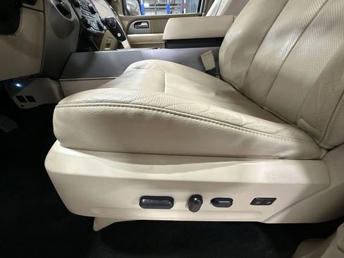 Used 2017 Ford Expedition EL Limited w/ Equipment Group 301A image 18