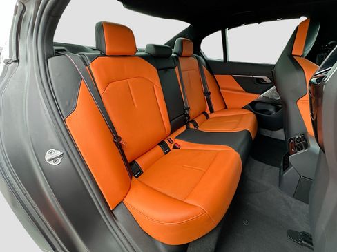 Used 2025 BMW M5 w/ Carbon Package AWD/4WD image 27