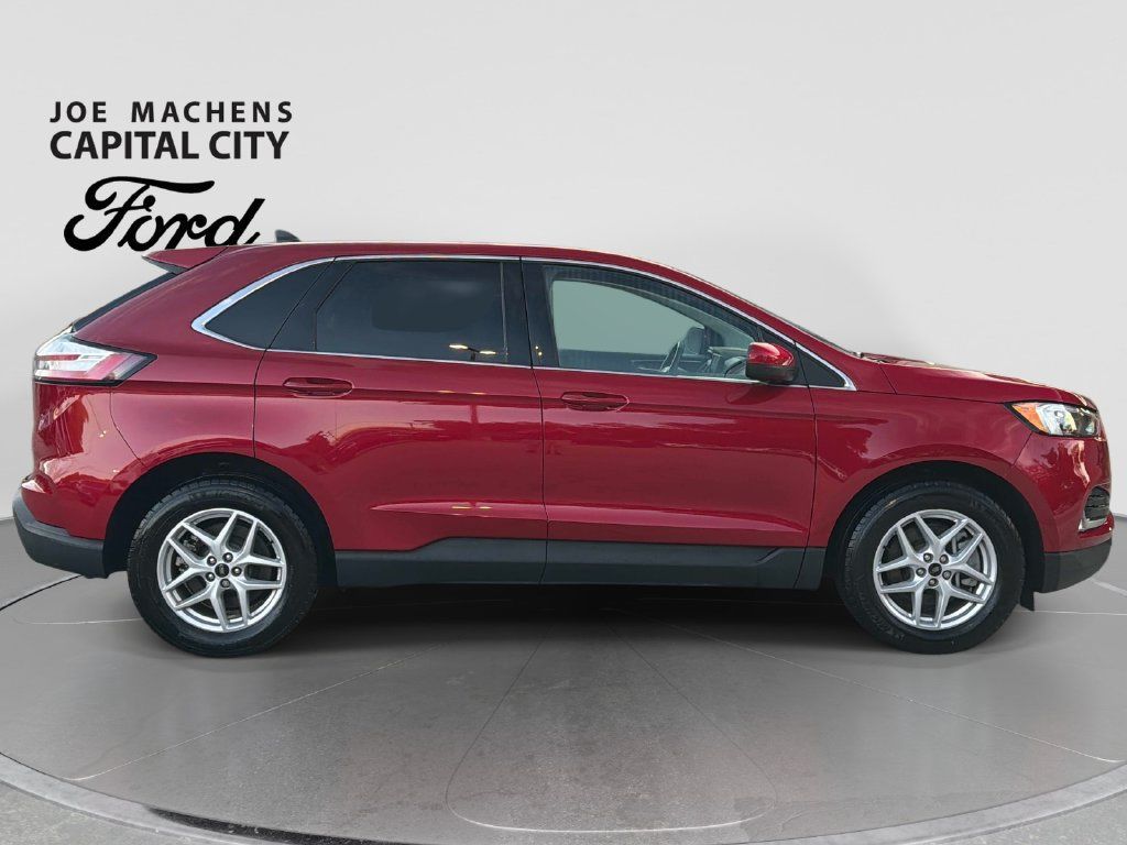 Used 2024 Ford Edge SEL w/ Convenience Package AWD/4WD image 3