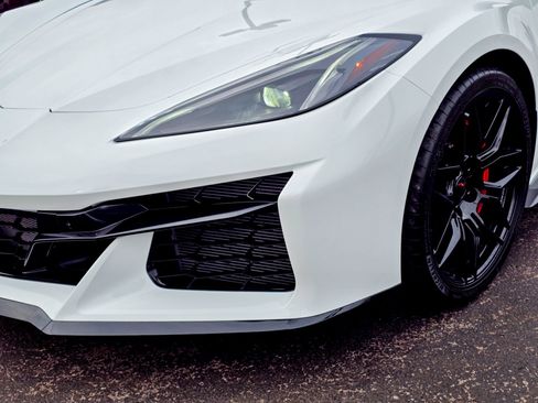 Used 2026 Chevrolet Corvette Z06 RWD image 5