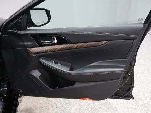 Used 2016 Nissan Maxima Platinum image 25