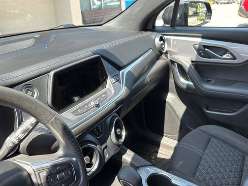 Used 2021 Chevrolet Blazer LT FWD image 17