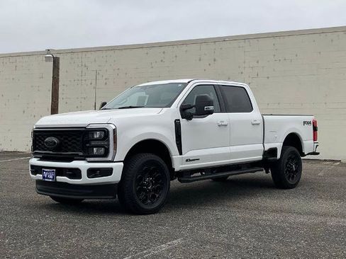 Certified 2025 Ford F350 Lariat w/ Black Appearance Package image 2