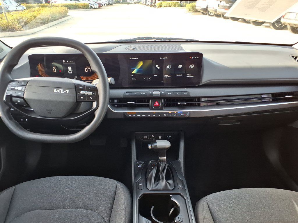 Used 2025 Kia K4 FWD image 19