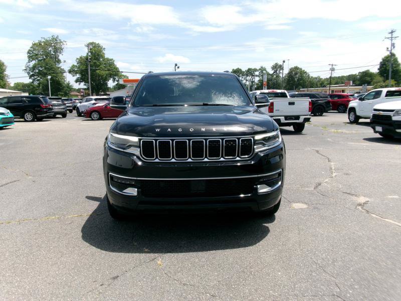 Used 2025 Jeep Wagoneer 4WD image 3