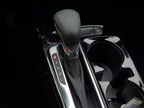 Used 2025 Chevrolet Trax LT image 30