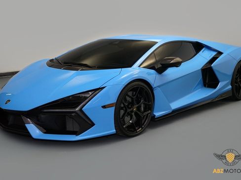 Used 2025 Lamborghini Revuelto image 3