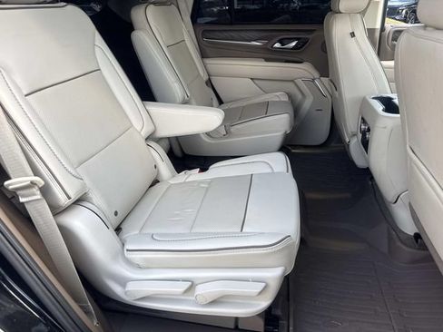 Used 2022 GMC Yukon Denali RWD image 12