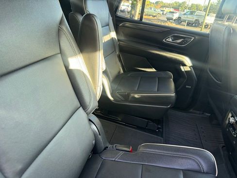 Certified 2023 GMC Yukon SLT w/ SLT Premium Package AWD/4WD image 13