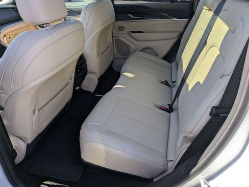 New 2026 Jeep Grand Cherokee Limited image 24