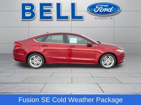 Used 2018 Ford Fusion SE image 2