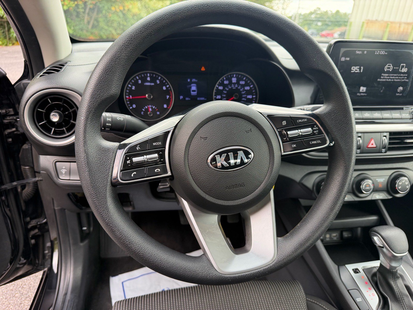 Used 2020 Kia Forte LXS FWD image 25