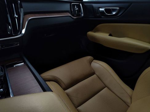 Used 2019 Volvo S60 T6 Inscription image 26