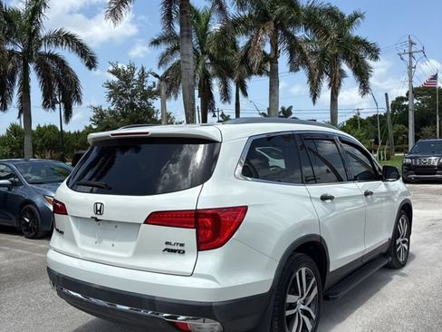 Used 2018 Honda Pilot Elite image 2