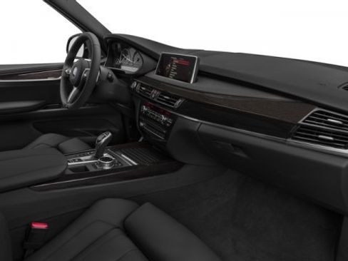 Used 2017 BMW X5 xDrive50i image 19