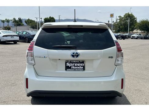 Used 2016 Toyota Prius V Five w/ Advanced Technology Package FWD image 4