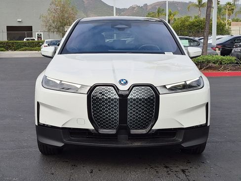 Used 2023 BMW iX xDrive50 AWD/4WD image 3