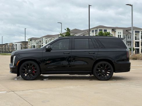 Certified 2025 Cadillac Escalade V w/ LPO, ONYX Package image 4