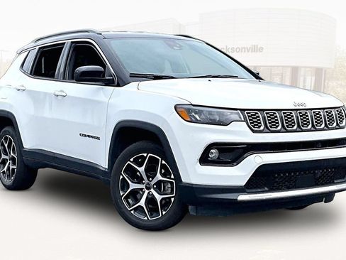Used 2025 Jeep Compass Limited AWD/4WD image 3